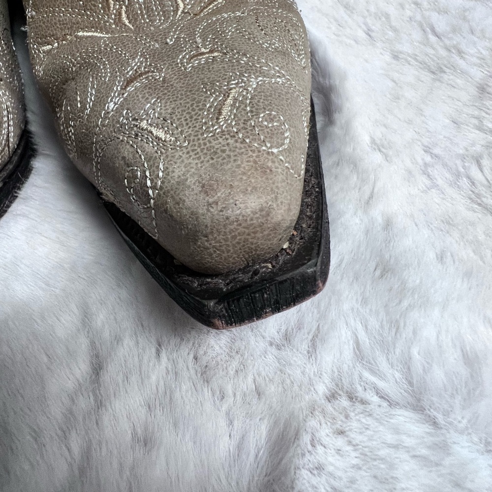 Embroidered Tan Heeled Boots - image 4